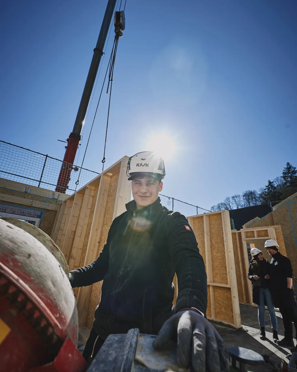 Bauer Holzbau: Zimmerer-Recruiting mit Reels aus der eigenen Werkhalle