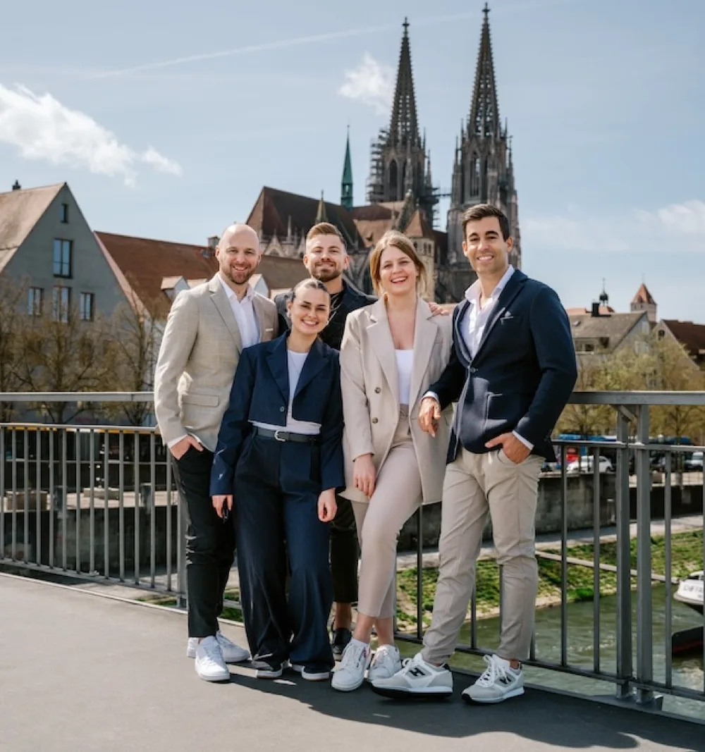KENSINGTON Regensburg: Makler vor der Kamera: fast 250.000 Instagram-Aufrufe in einem Monat