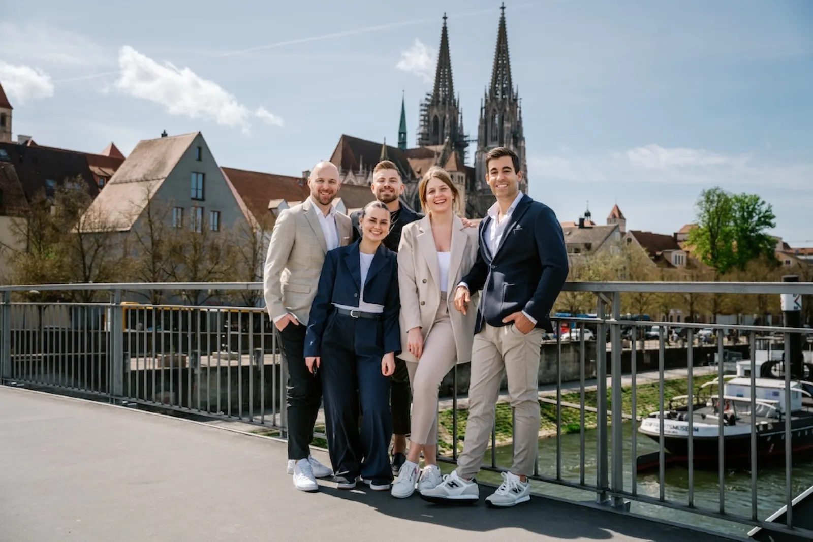 KENSINGTON Regensburg: Makler vor der Kamera: fast 250.000 Instagram-Aufrufe in einem Monat